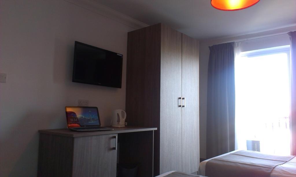 Spinola Hotel Saint Julian's Room photo